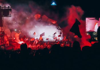Festival fans fight for Glastonbury standard tickets 